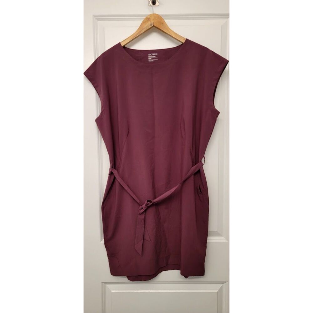 Arc'teryx Contenta Dress Burgundy Tie Waist Travel Pockets Sleeveless Women's M
